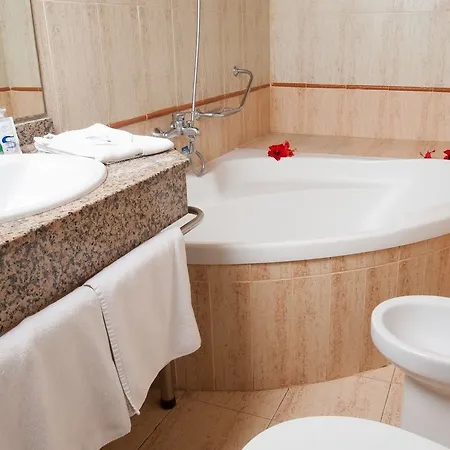 Santa Monica Playa 3* Салоу